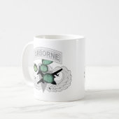 Im Flugzeug Sprung mit Flügeln Kaffeetasse (Vorderseite Links)