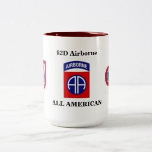 im Flugzeug Tasse der Headquarters-82D