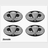 Im Flugzeug Wappen Ovaler Aufkleber (Blatt)