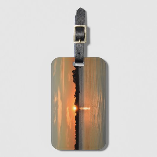 Im Gepäckanhänger des Sonnenuntergangs festgehalte (Vorderseite Vertikal)