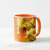 Im Herbst bleibt die dekorierte Tasse für warme Ge (VorderseiteRechts)