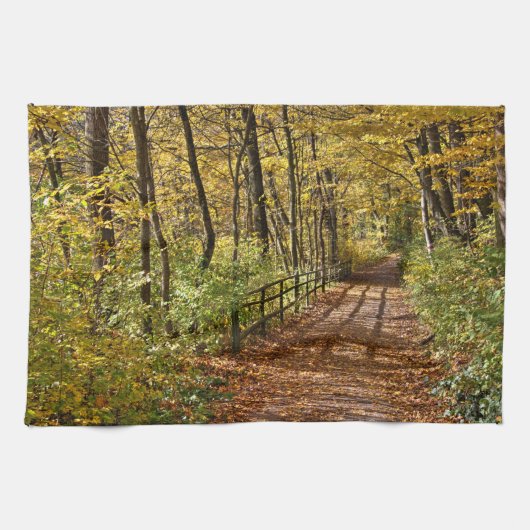 Im Herbst in Wienerwald Handtuch (Horizontal)