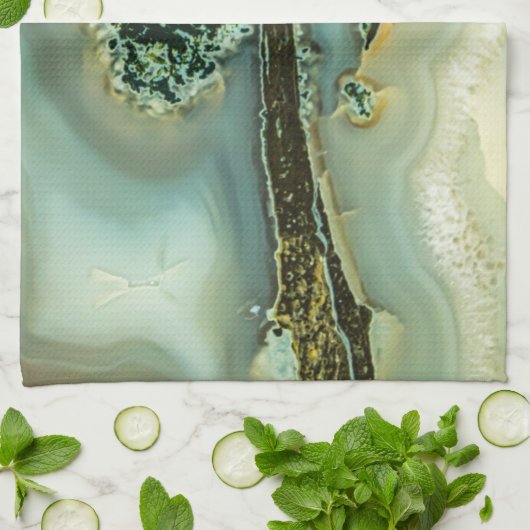 Im Inneren eines halb wertvollen Steins Geschirrtuch (Gefaltet)