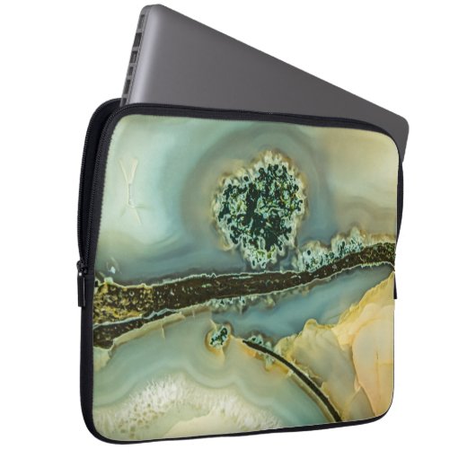 Im Inneren eines halb wertvollen Steins Laptopschutzhülle (Vorne Rechts)