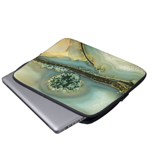 Im Inneren eines halb wertvollen Steins Laptopschutzhülle (Vorne Knopf)