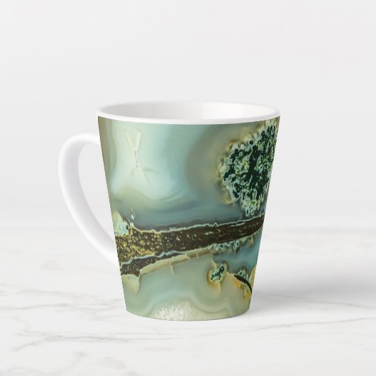 Im Inneren eines halb wertvollen Steins Milchtasse (Linke Ecke)