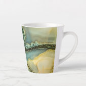 Im Inneren eines halb wertvollen Steins Milchtasse (Rechts)