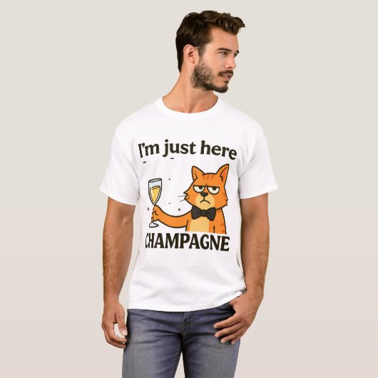 I'm Just Here for the Champagne – Grumpy Party Cat T-Shirt (Vorne ganz)