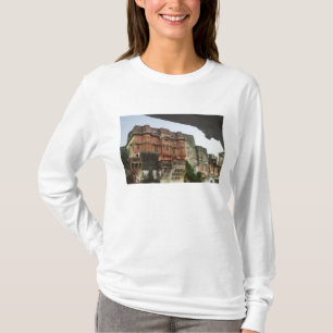 Im königlichen Ghanerao-Schloss, Rajasthan, Indien T-Shirt