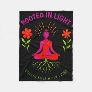 Im Licht Verwurzeltes Yoga-Meditationsdesign Fleecedecke