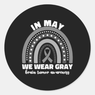 Im Mai tragen wir das graue Gehirn Tumor Awareness Runder Aufkleber