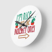 Im Nice Hes Naughty Elf Hat Runde Wanduhr (Winkel)
