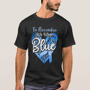 Im November tragen wir Blue Leopard Herz Ribbon T1 T-Shirt