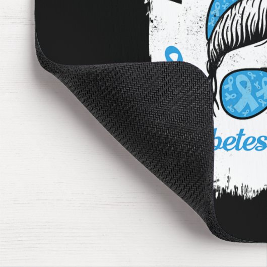 Im November tragen wir eine blaue Messy-Haarart Di Mousepad (Ecke)