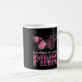 Im Oktober tragen wir ein pinkfarbenes Brustkrebsb Kaffeetasse