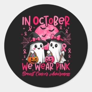Im Oktober tragen wir einen rosa Geist zur Brustkr Runder Aufkleber