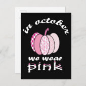 Im Oktober tragen wir einen rosa Kürbis kariert Ankündigungspostkarte (Vorne/Hinten)