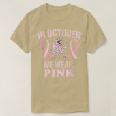 Im Oktober tragen wir Pink-Dinosaurier, Hexenbrust T-Shirt (Design vorne)
