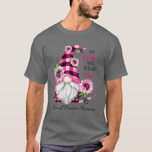 Im Oktober tragen wir Pink Gnome Breast Cancer Awa T-Shirt (Vorderseite)