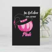 Im Oktober tragen wir rosa Brustkrebs-Bewusstsein Save The Date (Stehend Vorderseite)