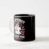 Im Oktober tragen wir rosa Halloween Hexe Zweifarbige Tasse (Vorderseite Links)