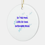 Im Pool ist das Leben cool Keramik Ornament (Links)