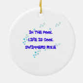 Im Pool ist das Leben cool Keramik Ornament (Hinten)