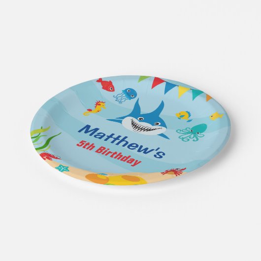 Im Rahmen der Teller des Meerespapiers (Schrägansicht)