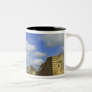 Im Rakvere Schloss, Rakvere, Estland Zweifarbige Tasse