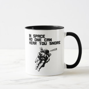 Im Raum kann niemand Sie hören zu schnarchen Tasse