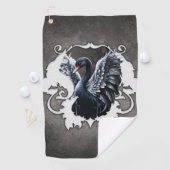 Im Schatten der Eleganz: Ein schwarzer Schwan. Golfhandtuch (Insitu)