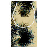 Im Schatten der Farbe Beige Kleine Geschenktüte (Rückseite)