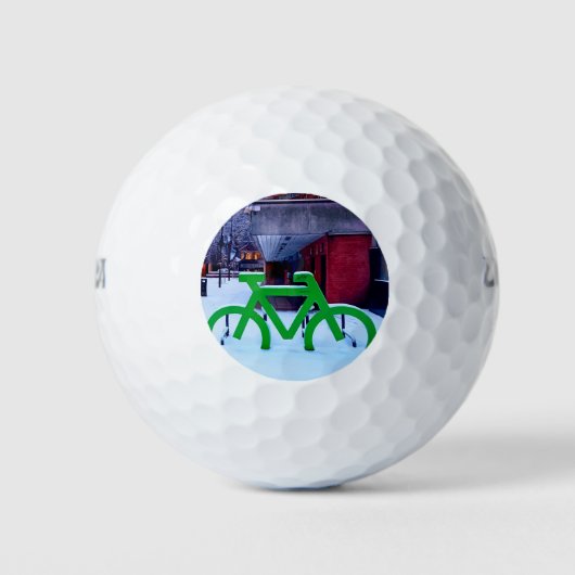 Im Schnee stecken Golfball (Vorderseite)