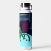 Im Schnee stecken Trinkflasche (Rückseite)