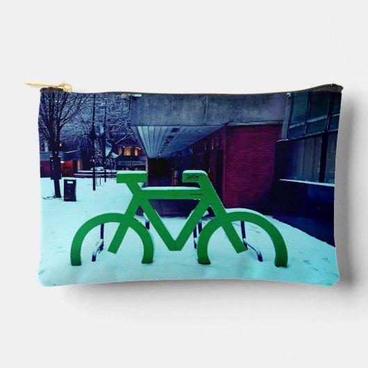 Im Schnee stecken Zubehörtasche (Vorderseite)