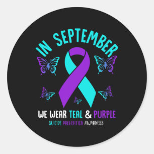 Im September tragen wir Aquamarinen Lila Ribbon-Su Runder Aufkleber