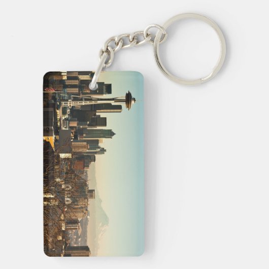 Im Stadtzentrum gelegene Seattle-Skyline und Schlüsselanhänger (Rückseite)