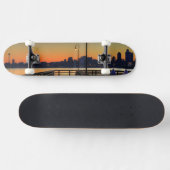 Im Stadtzentrum gelegene Skyline Seattles Skateboard (Horizontal)