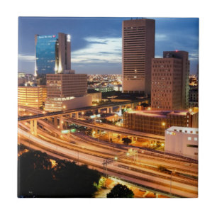 Im Stadtzentrum gelegene Stadt-Ansicht Fliese