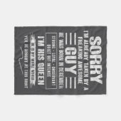 I'm Taken By Freaking Awesome Guy Born In December Fleecedecke (Vorderseite (Horizontal))