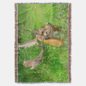 Im Versteck - Hirsche - Fotografie von Wildtieren Decke (Vorderseite Vertikal)