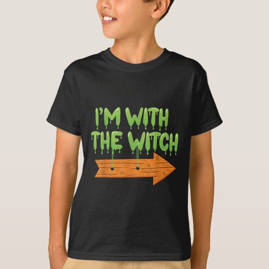 I'm With The Witch Halloween Couples Matching Soky T-Shirt (Vorderseite)