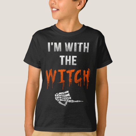 I'm With Witch Skeleton Hand Funny Halloween Husba T-Shirt (Vorderseite)