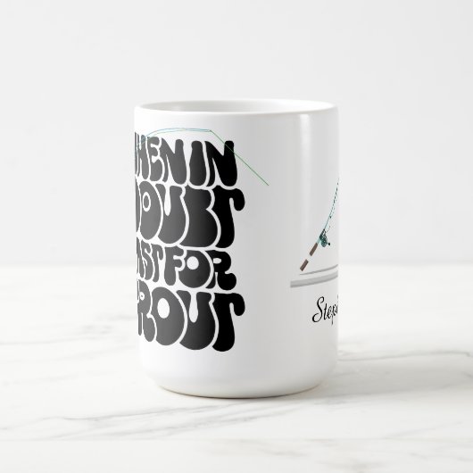 Im Zweifel auf Forelle Fischen Kaffeetasse (Mittel)