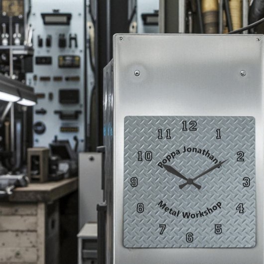 Imitate aus Diamantplatten Metall Lug Muster Maßqu Quadratische Wanduhr