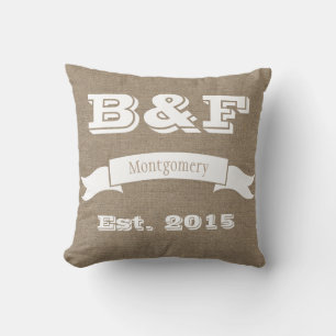 Imitate Burlap Couple's Monogram und Hearts Pillow Kissen