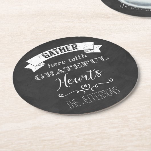 IMITATE Chalkboard Grateful Hearts PAPER Untersetz Runder Pappuntersetzer (Angewinkelt)