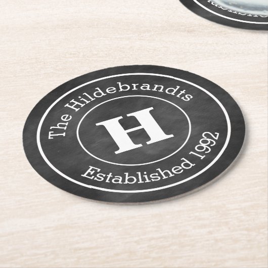 Imitate Chalkboard Monogramm Personalisiert Runder Pappuntersetzer (Angewinkelt)