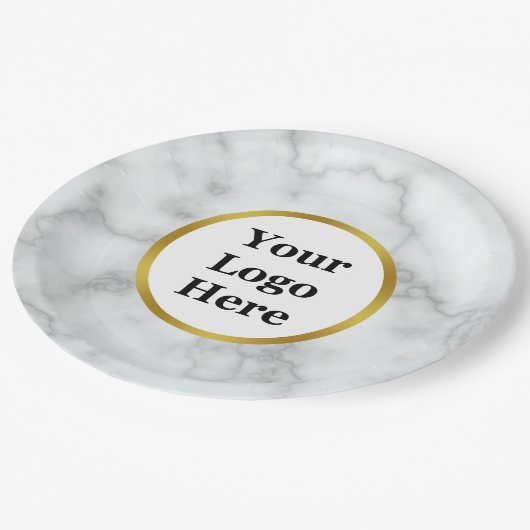 Imitate für Firmenlogos aus Gold und Weiß Pappteller (Schrägansicht)