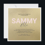Imitate Gold Bat Mitzvah xoxo Einladung<br><div class="desc">Diese quadratische Fledermausmitzvah-Party Einladung zeigt Ihr Set in einem kühlen, modernen Schriftart mit Ihrem Vornamen in trendiger handgeschriebener Schrift Typografie über einem Imitat goldenen Hintergrund. Die Einladungskarte kehrt zu einem komplimentären, in xo xo design geschriebenen Blatt zurück. Eine niedliche aber einfache Wahl für das stilvolle Party Ihres Mädchens. Besuchen Sie...</div>